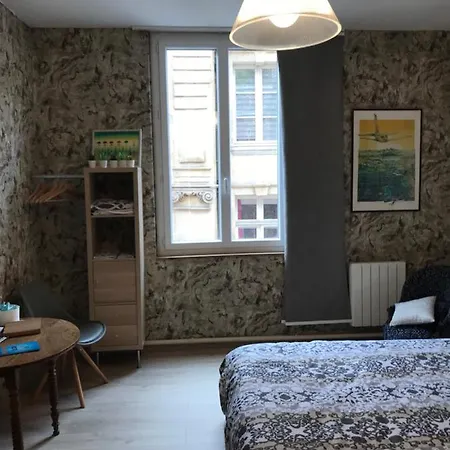 Chambre Jeanne D'Arc Homestay